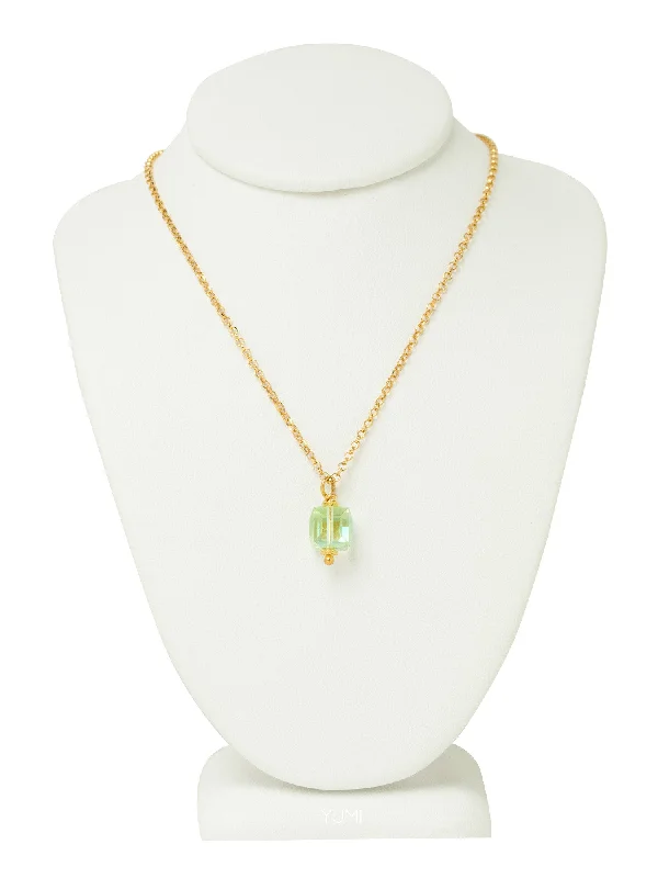 Stylish Pendant Necklaces-Peridot Green Crystal Cube Necklace