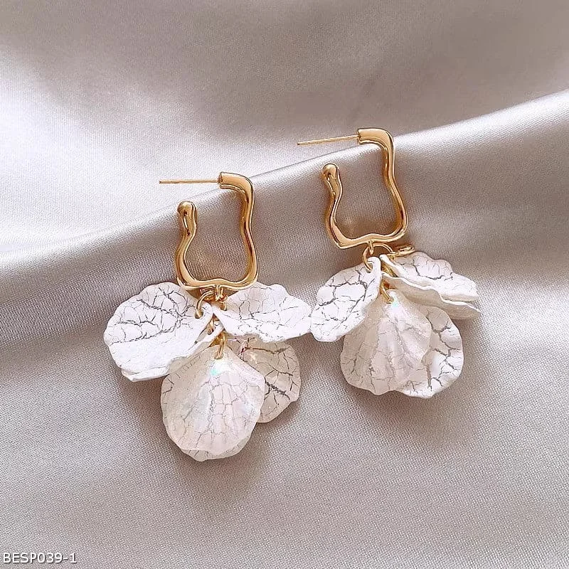 Simple Diamond Earrings-Light luxury petal earrings