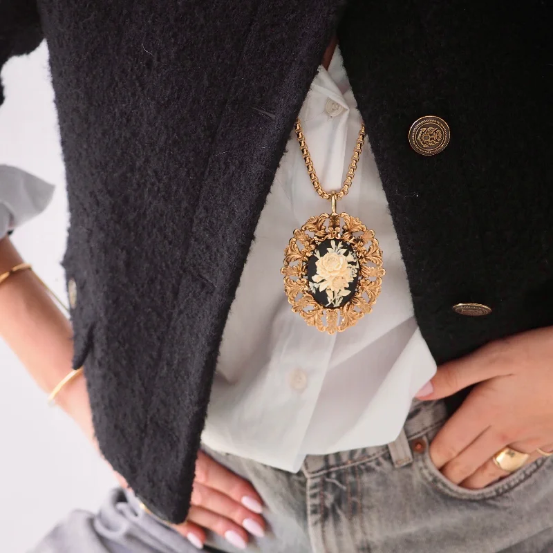 Trendy Gold Pendant Necklaces-LILLIA FILGAREE ROSE CAMEO NECKLACE