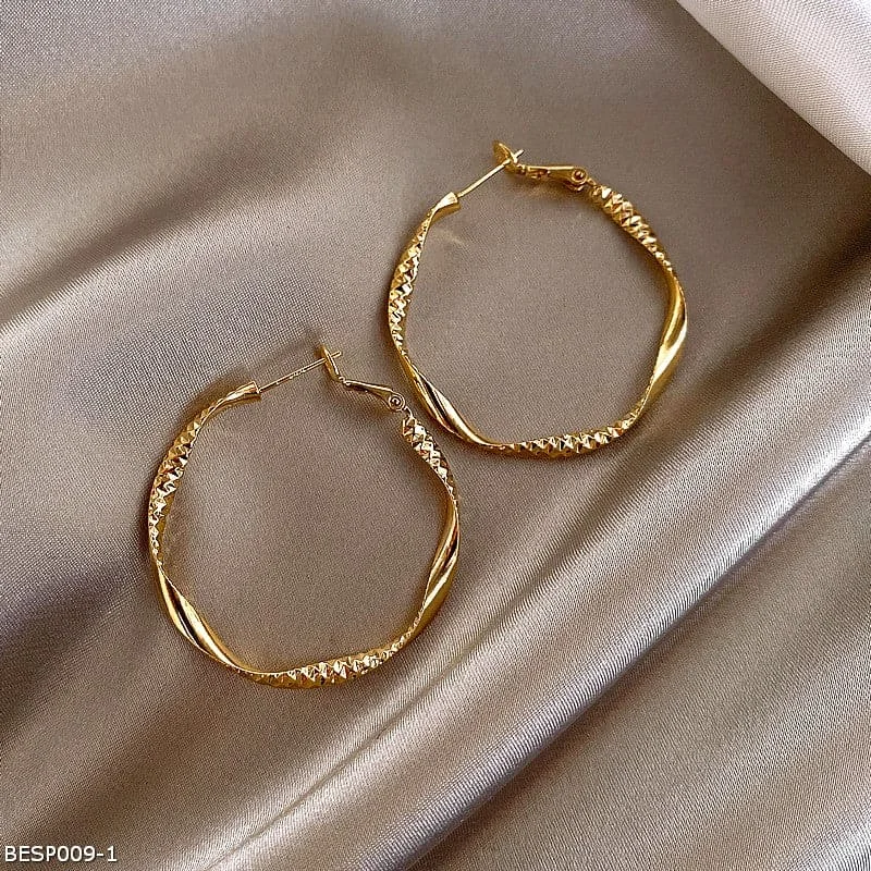 Simple Hoop Earrings-Minimalist metal hoop earrings