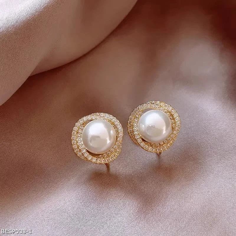 Comfortable Hoop Earrings-Pearl stud earrings